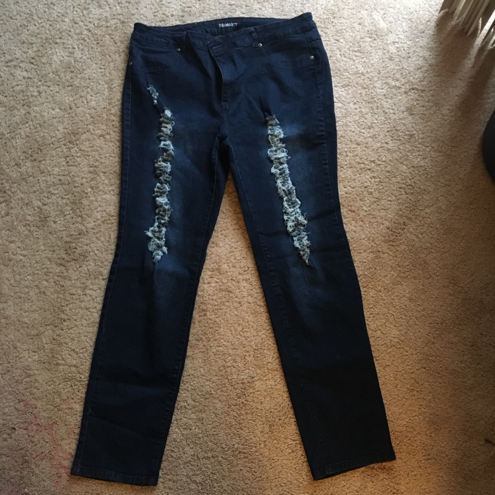 Ripped stretch skinny jeans